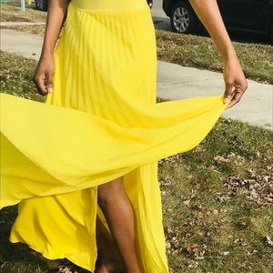 Long yellow skirt